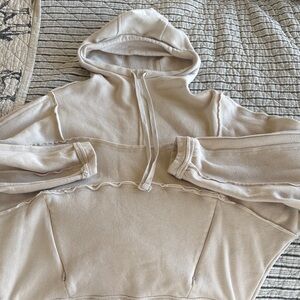 ALO Yoga Cream Textured Hoodie